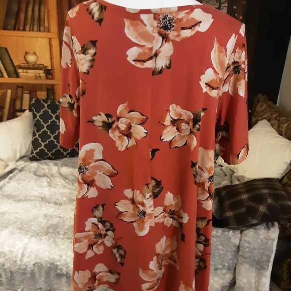 Flower tunic - Picture 2 of 2